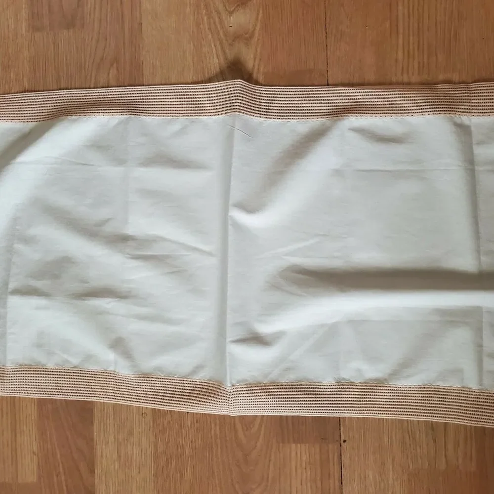 Vintage Estate Handmade Table Runner Pink White 38x13 Inch